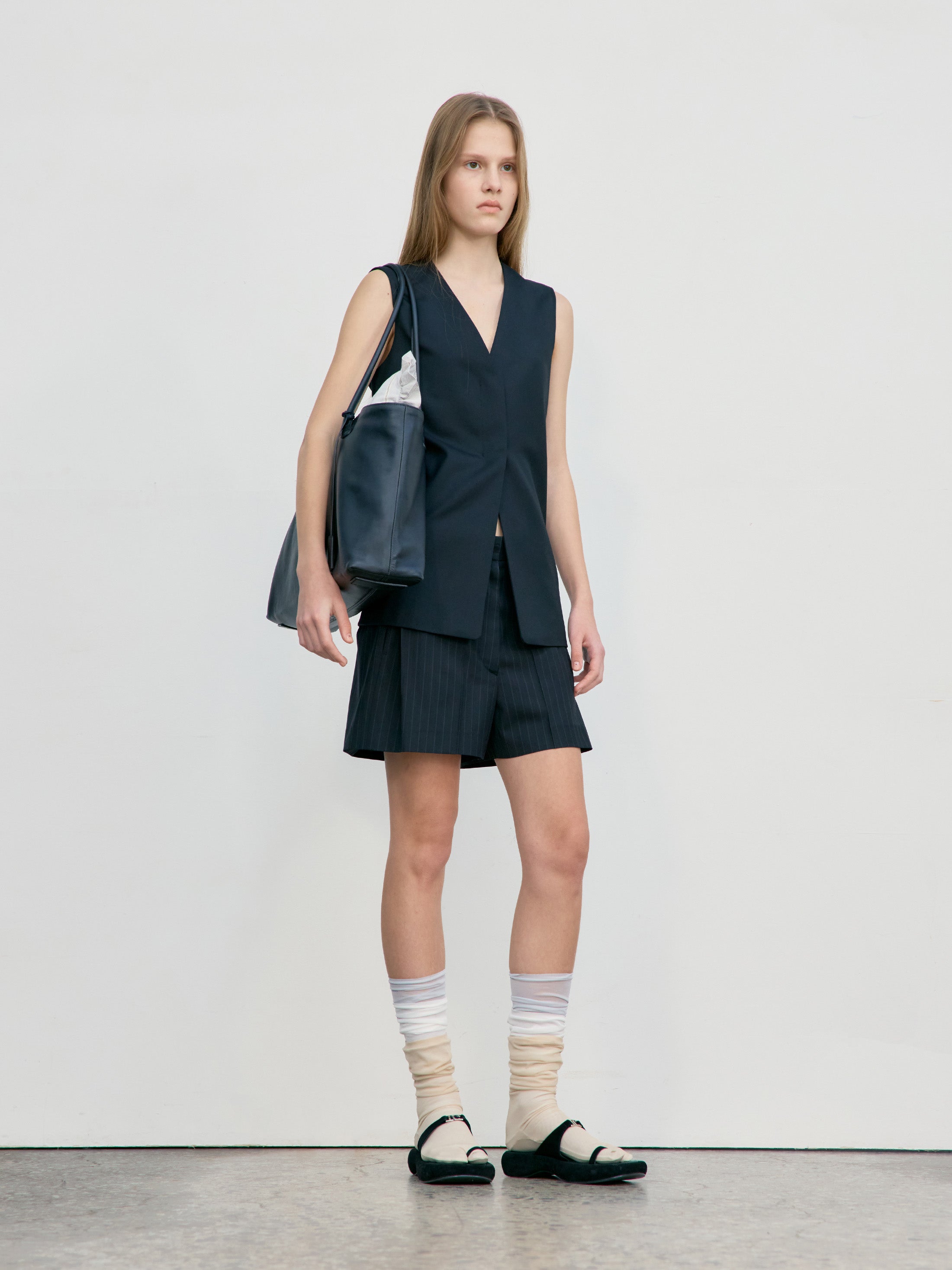 [Low Classic] Waist Point Wool Vest_Black