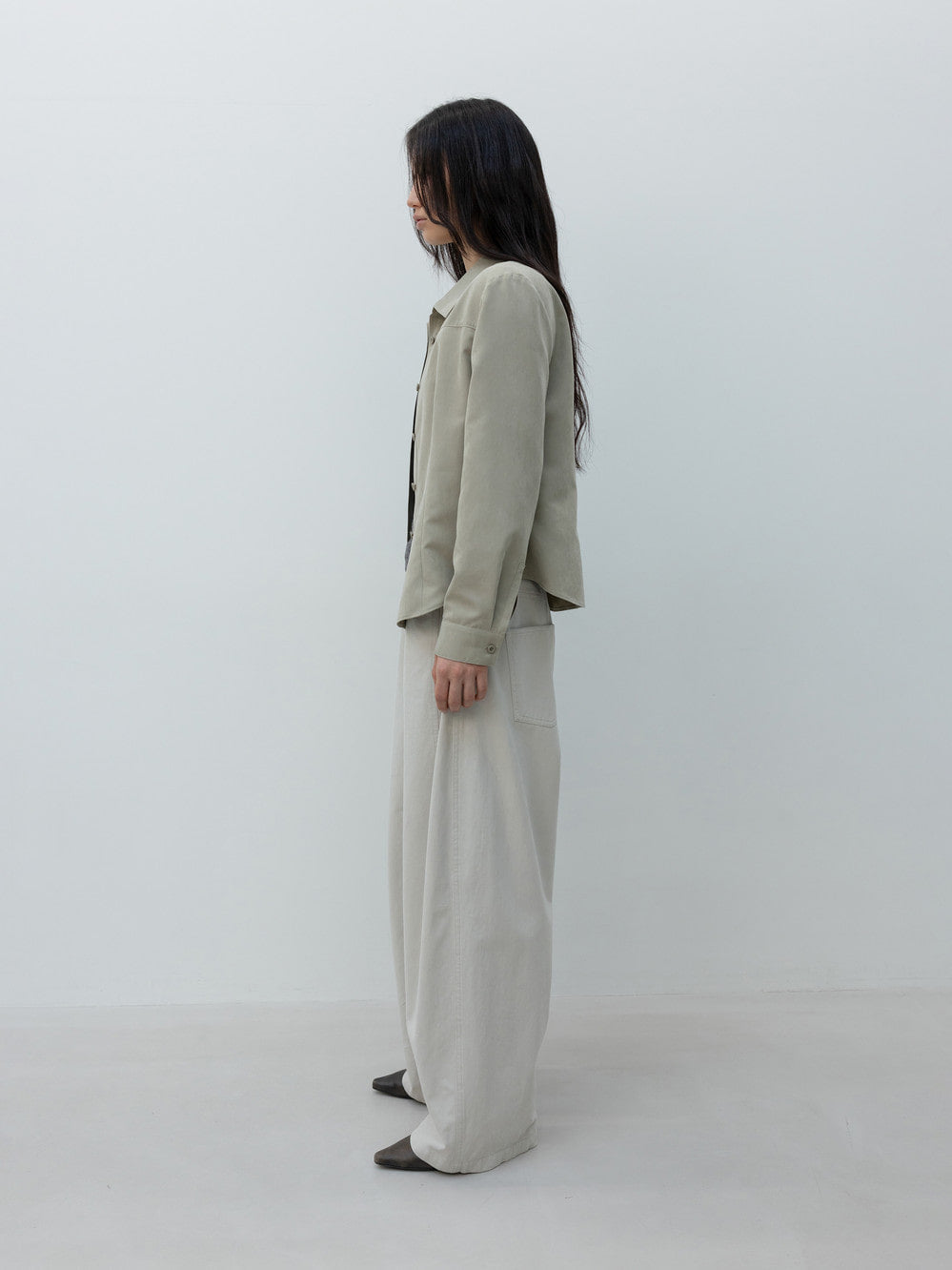 Low Classic Wide-Fit Curved Cotton Pants Cream