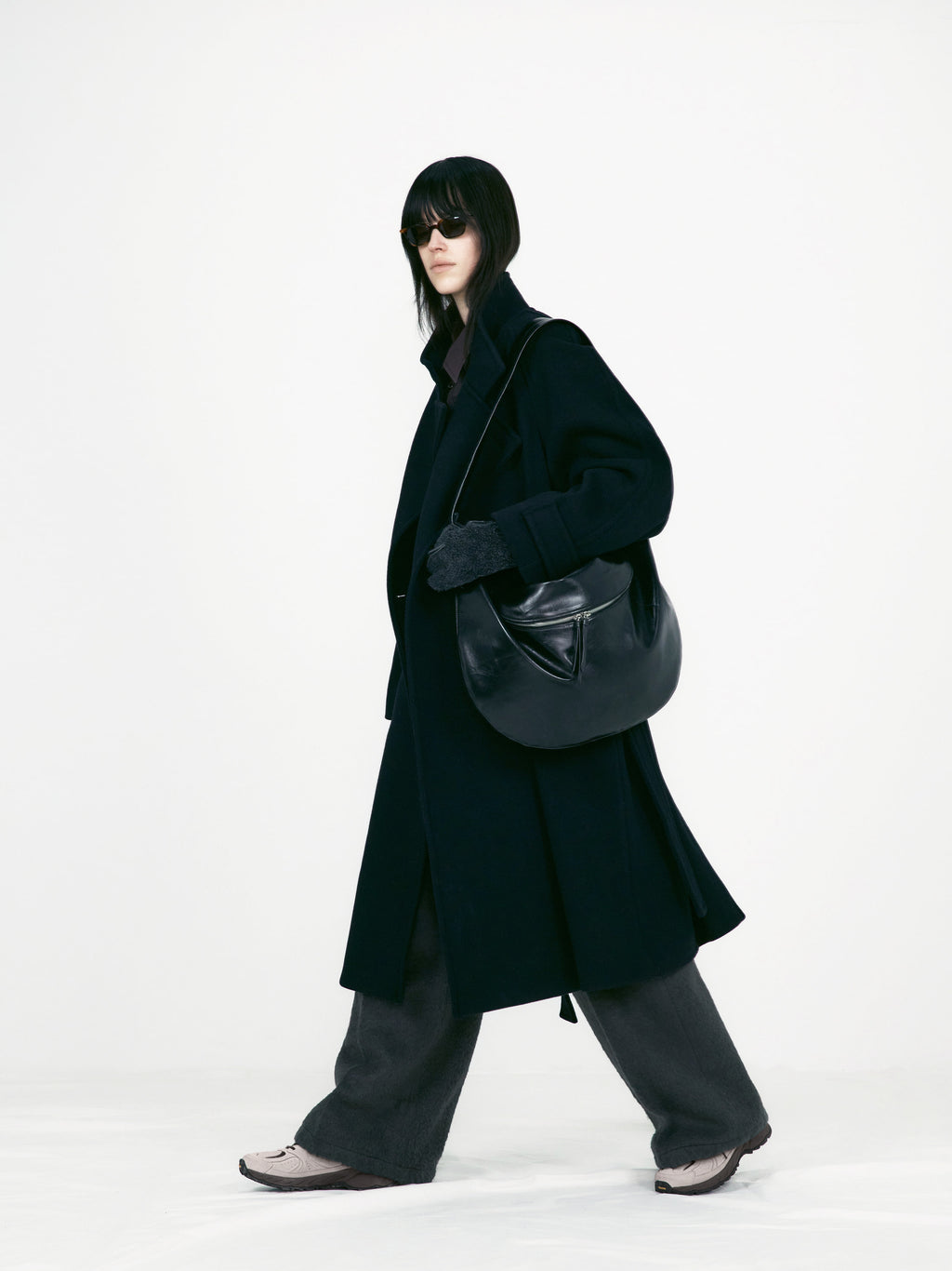 [low_classic] Soft Wool Twill Wrap Coat
Black