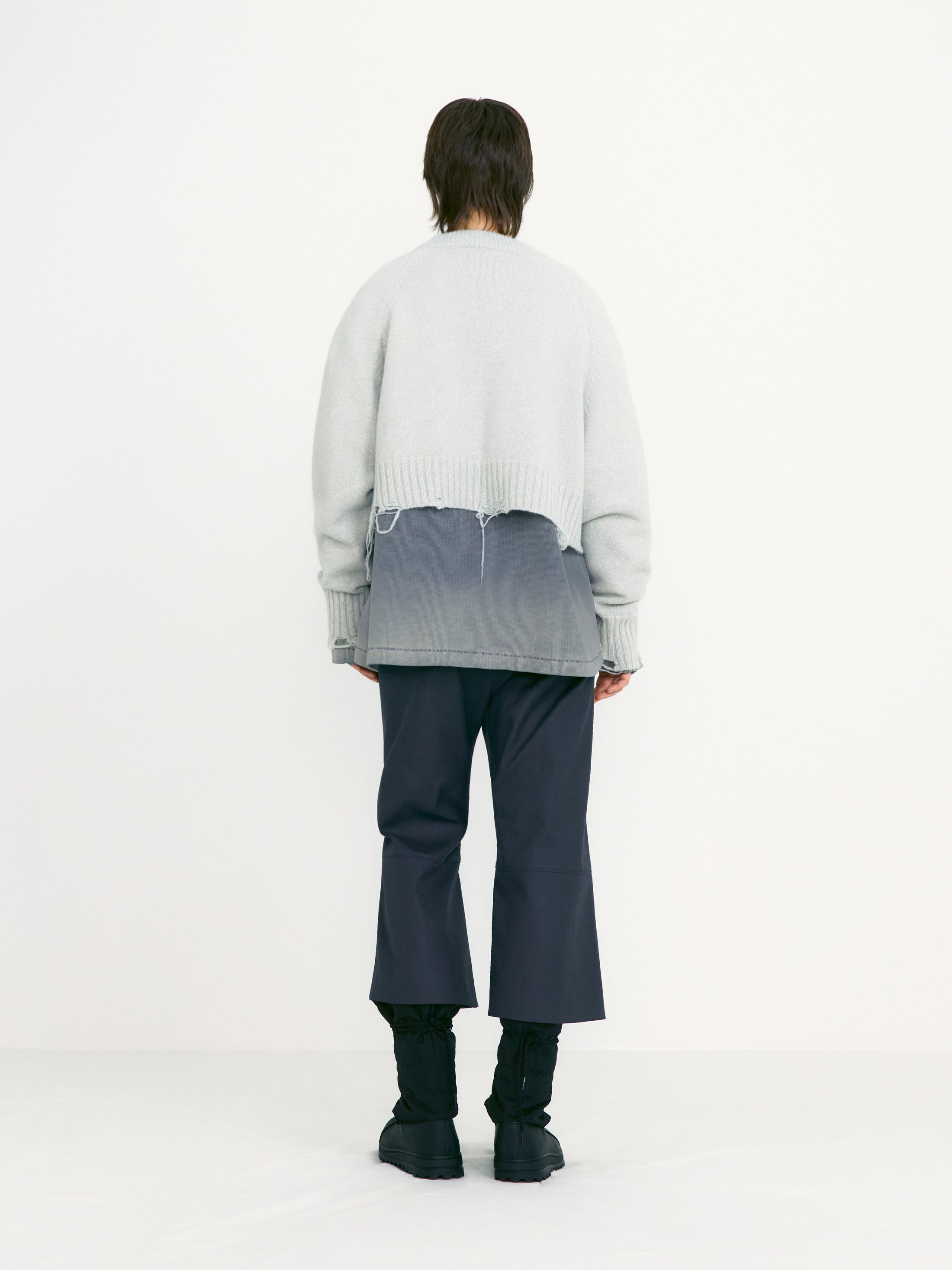 [low_classic] Damaged Cropped Pullover
Light Grey