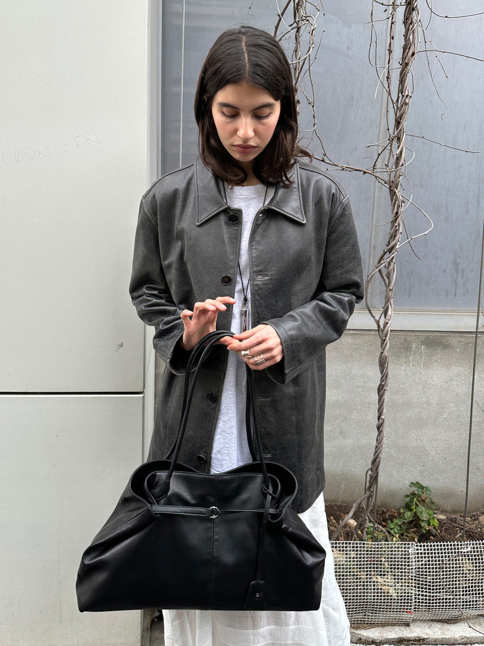 Low Classic Haricot Bag Leather Black