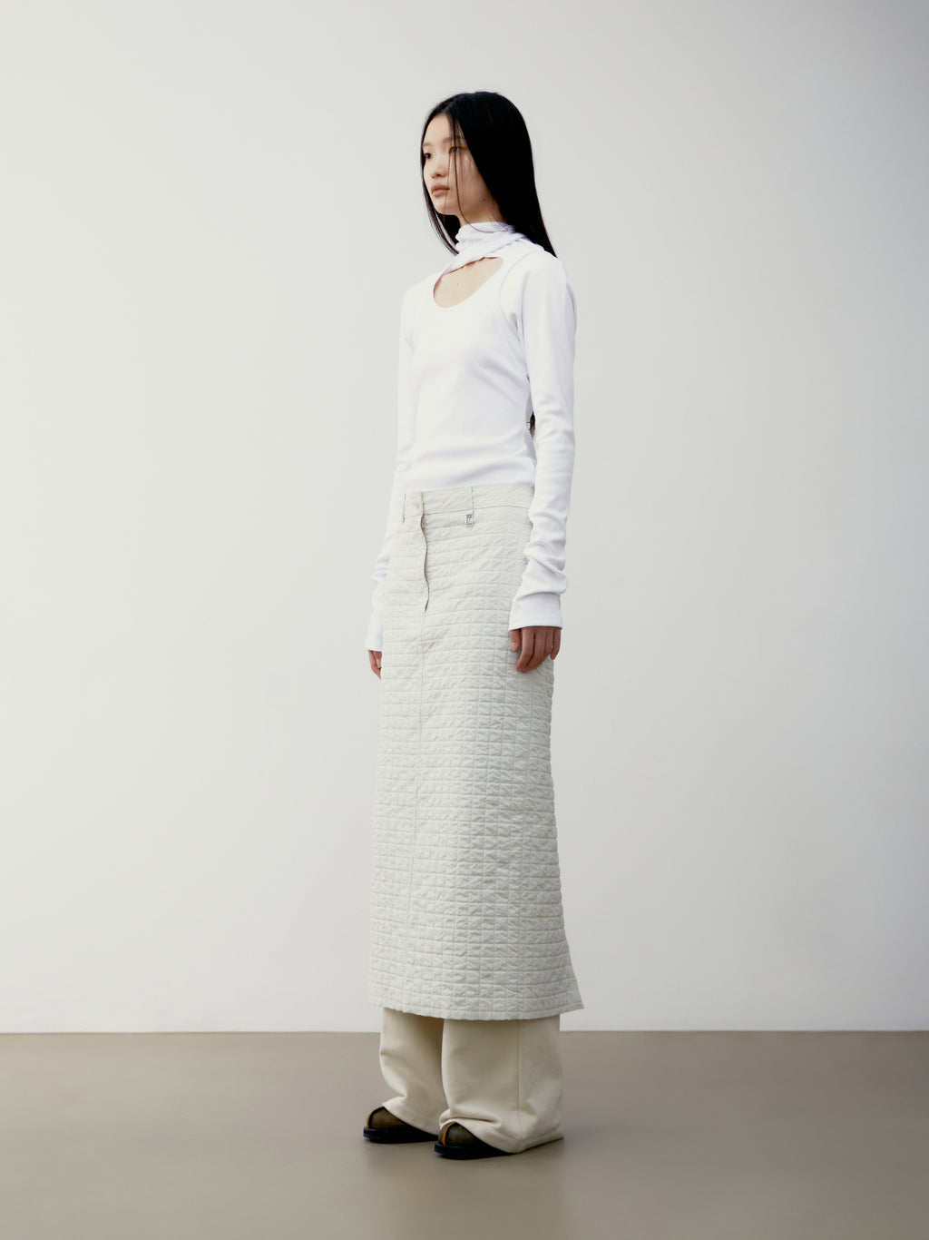 [low_classic] SCARF JERSEY TOP
WHITE