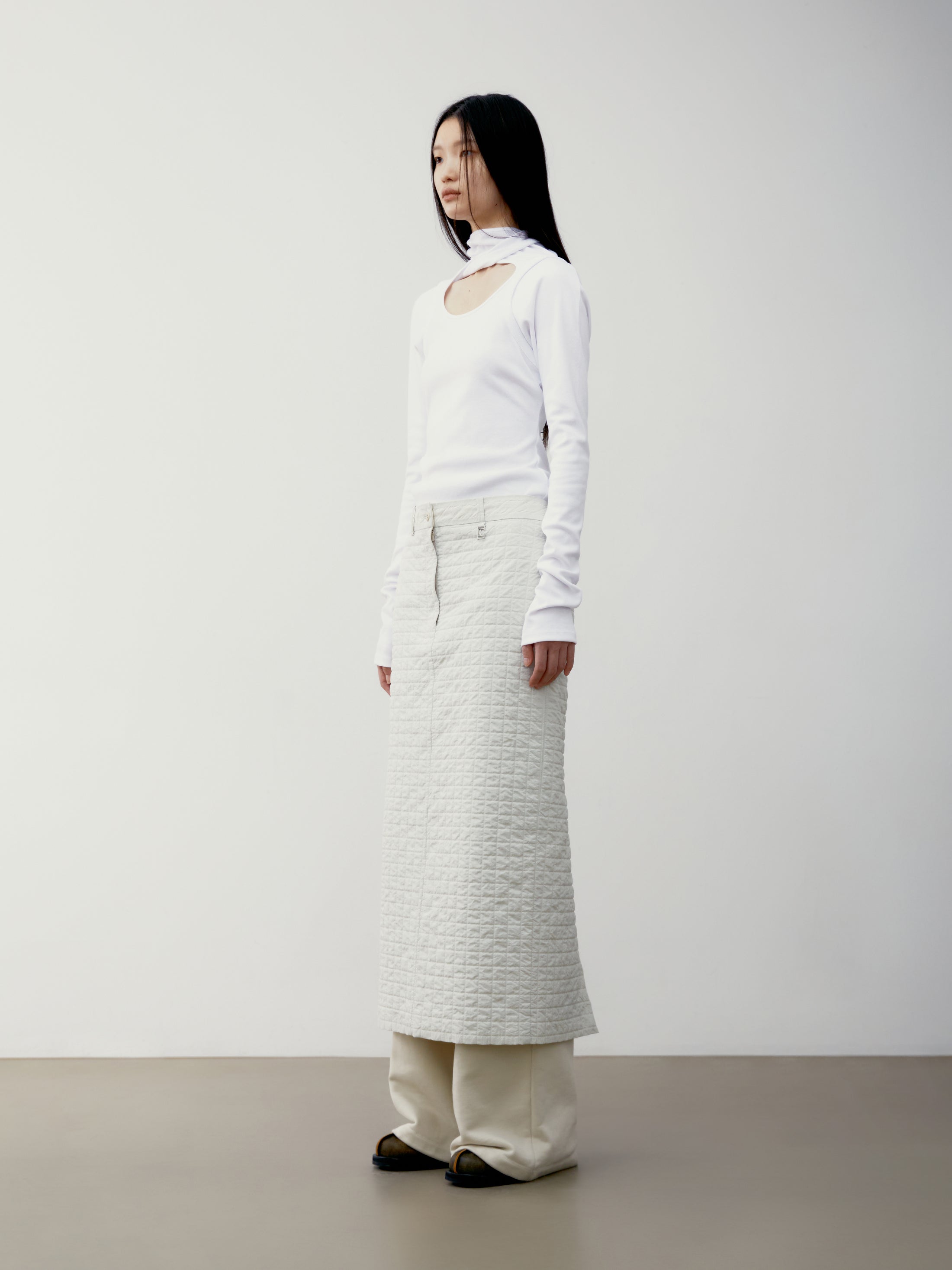 [low_classic] SCARF JERSEY TOP
WHITE