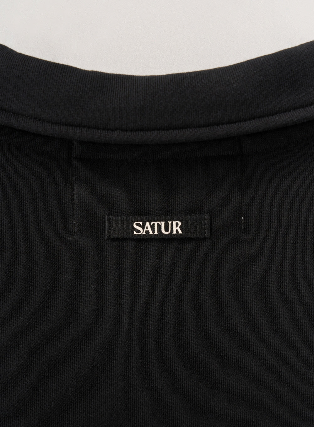[satur] Rope Logo Loose Fit Collar Sweatshirt - Black