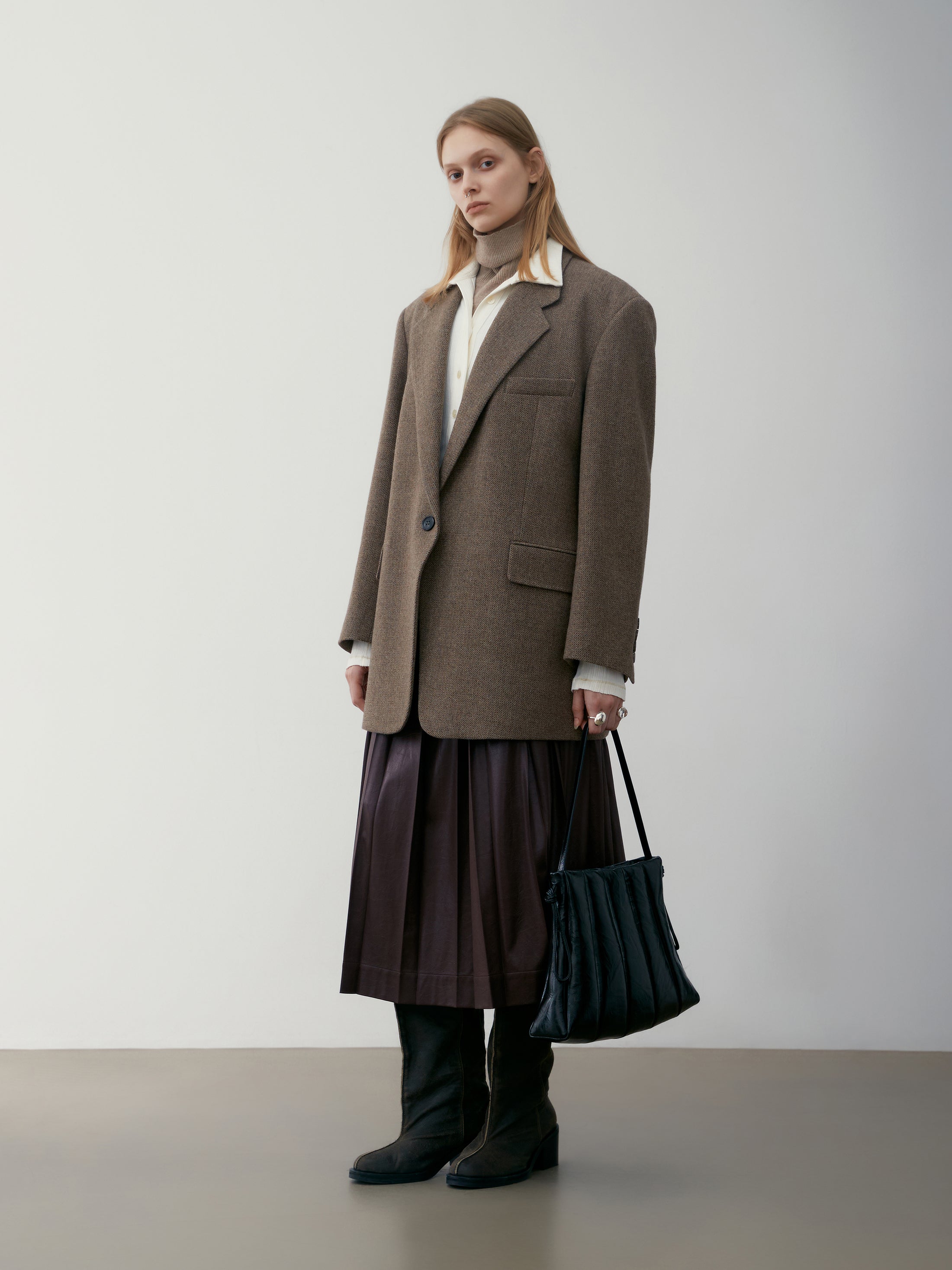 [low_classic] OVER FIT WOOL BLAZER
BROWN