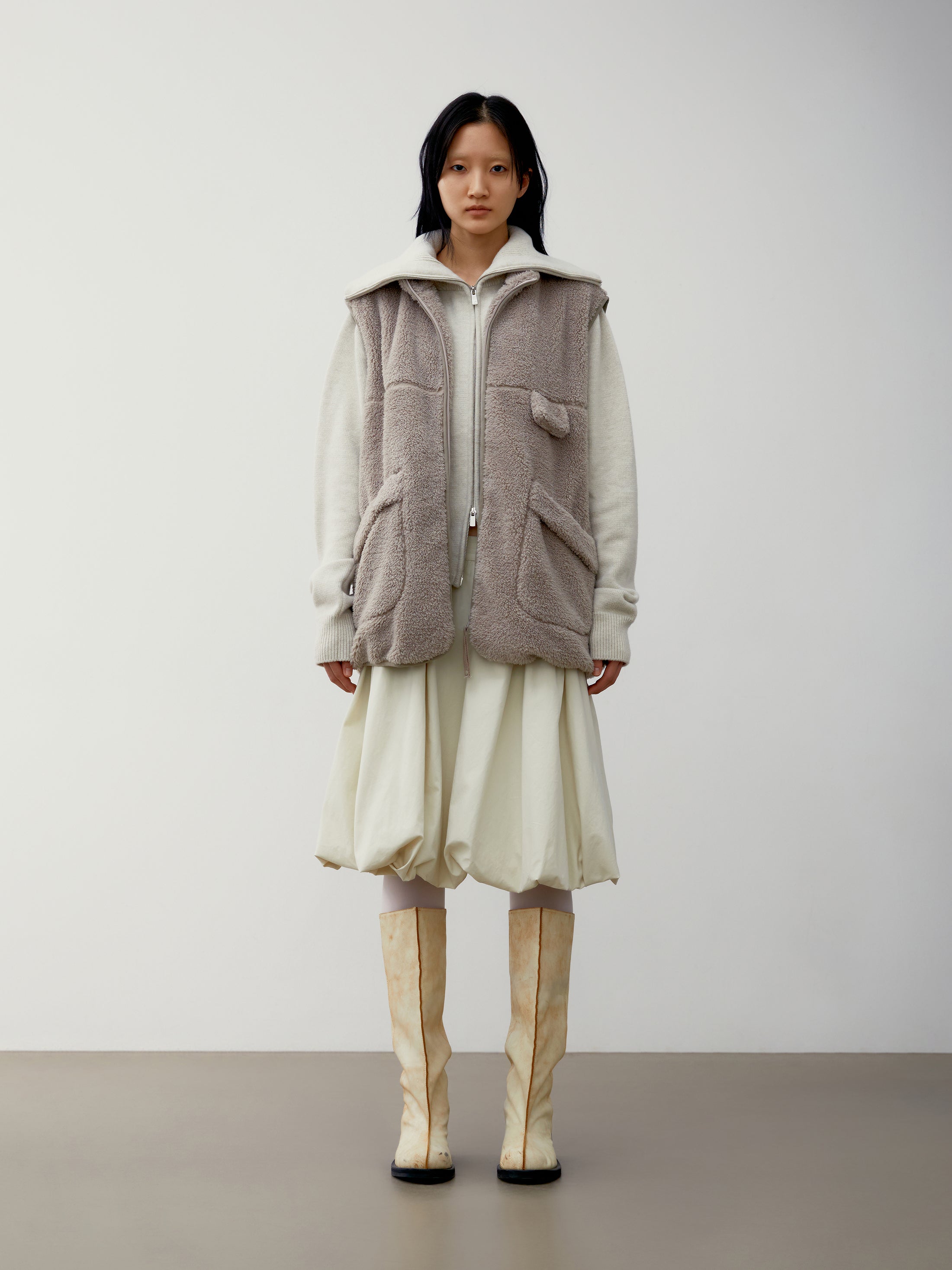 [low_classic] FLEECE ZIP-UP VEST
BEIGE