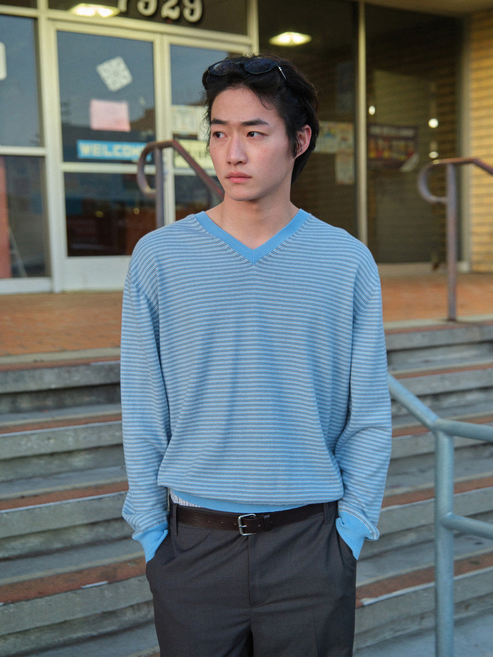 Low Classic Striped V-Neck Sweater Blue
