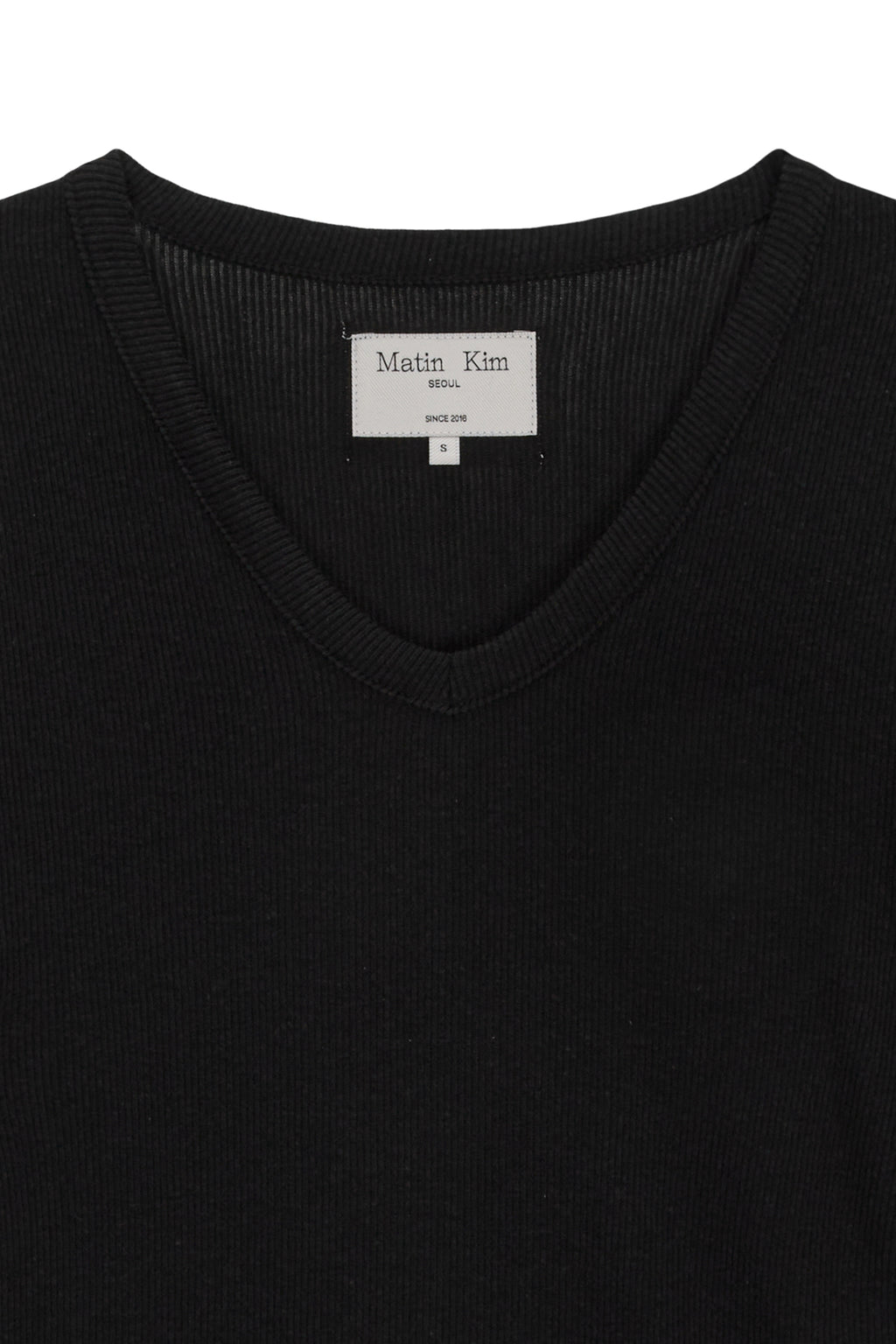 [matinkim] STITCH V NECK SLIM LONG SLEEVE IN BLACK