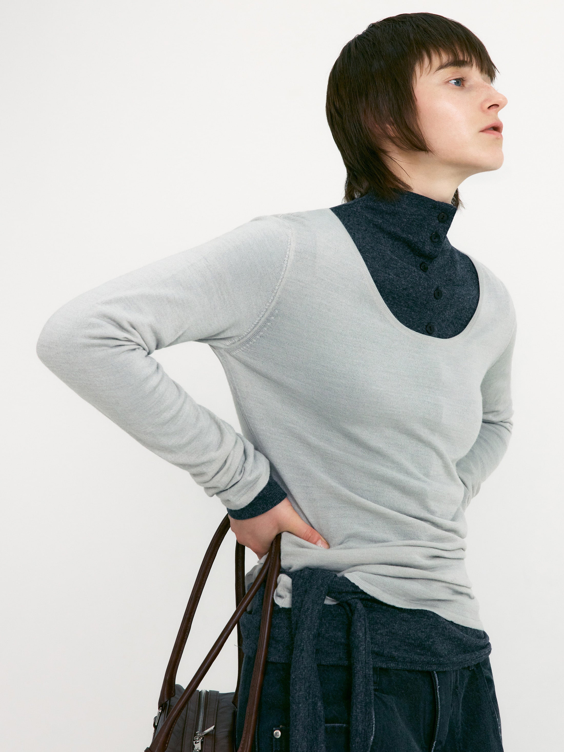 [low_classic] Button Up Wrap T-Shirt
Melange Grey