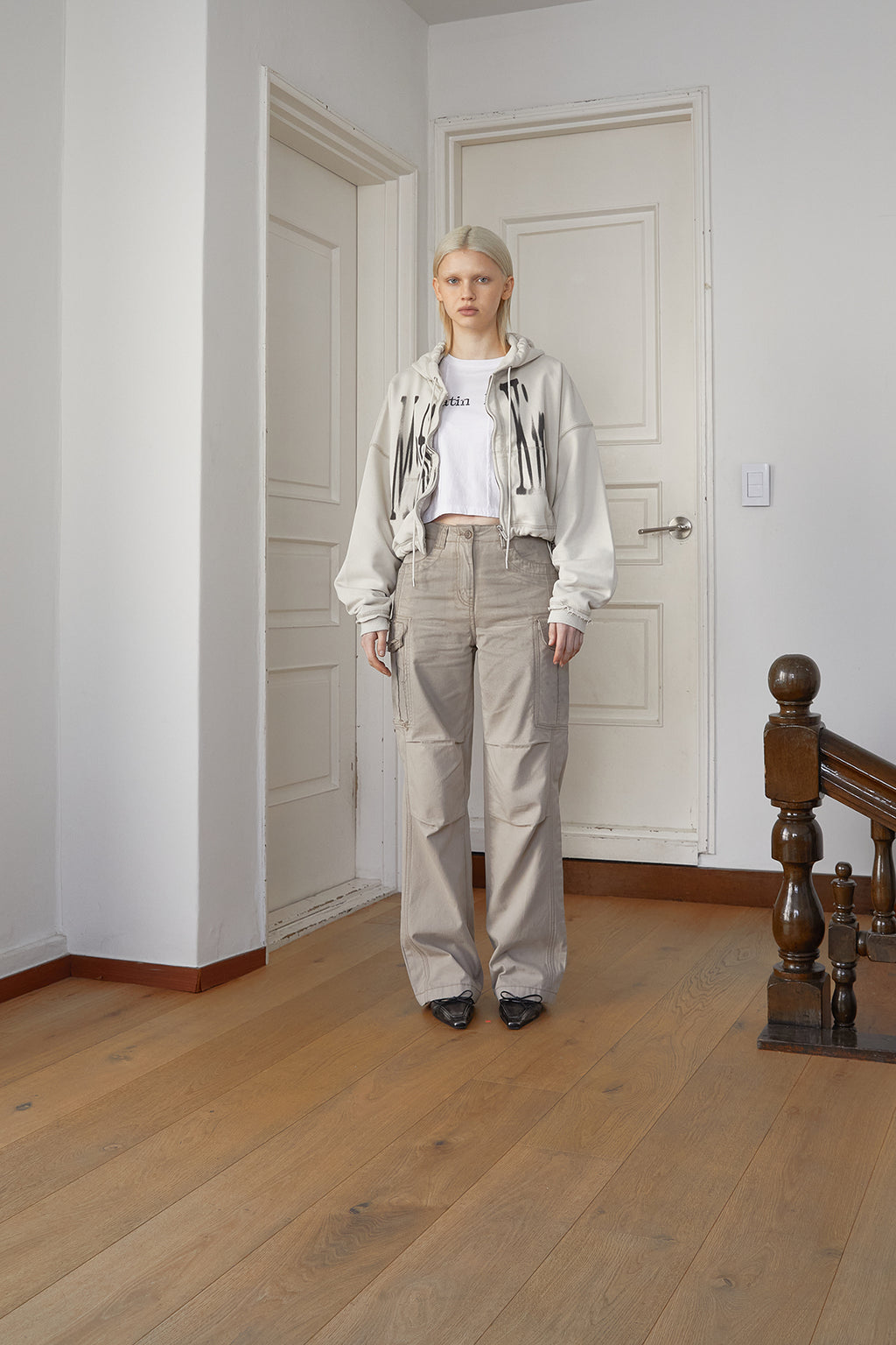 [matinkim] BIG LOGO CROP HOODY ZIP UP IN BEIGE