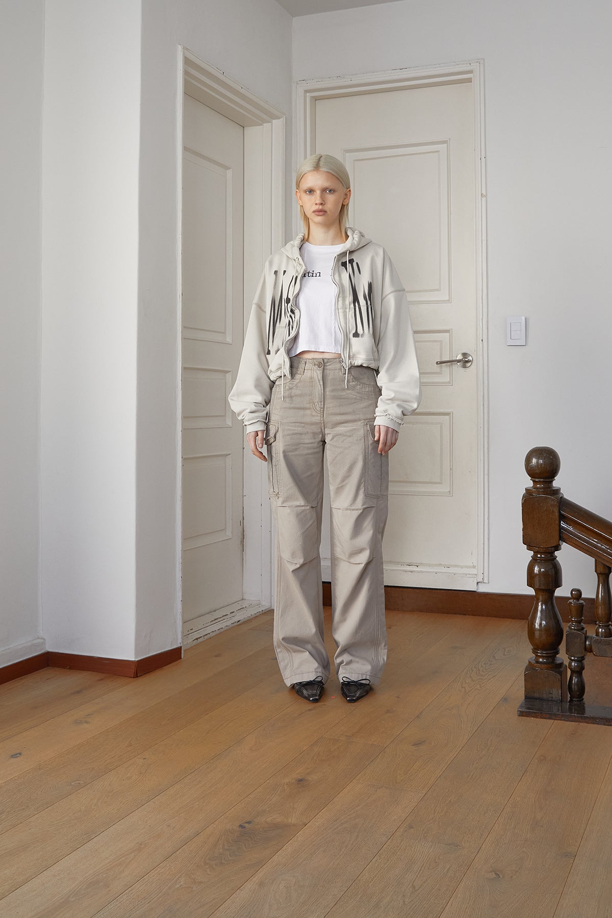 [matinkim] BIG LOGO CROP HOODY ZIP UP IN BEIGE