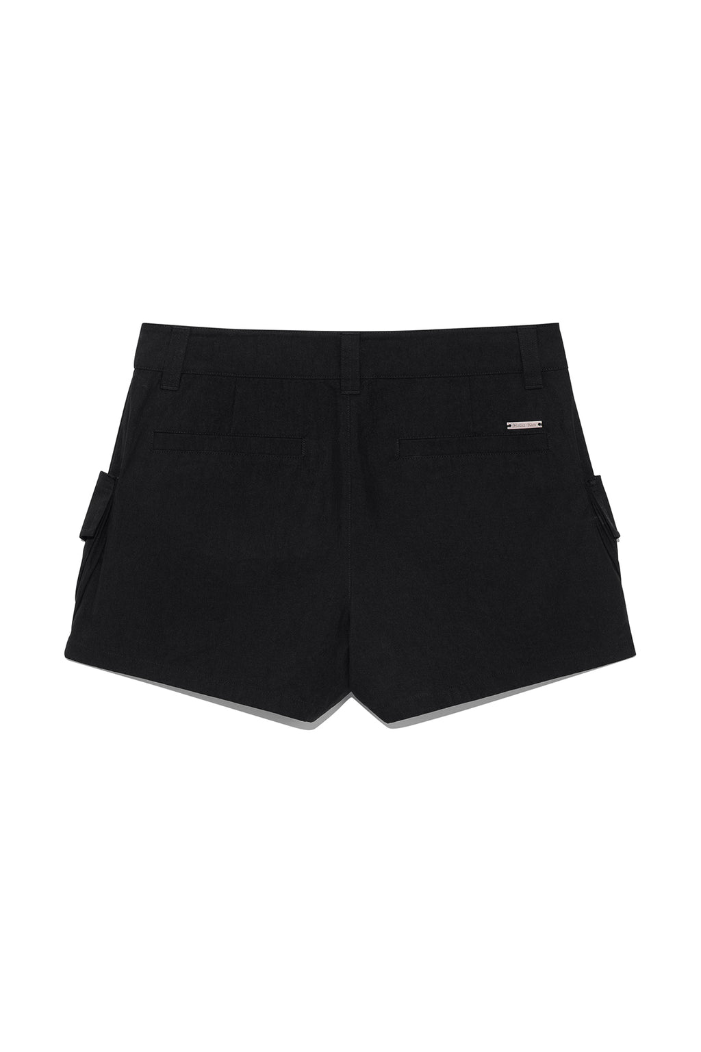 [matinkim] BIG POCKET VOLUME SHORTS IN BLACK