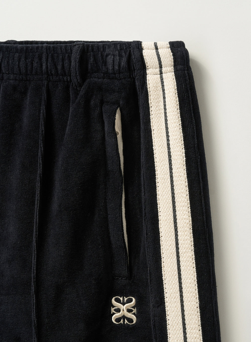 [satur] (W) Lawton Velour Track Pants - Black