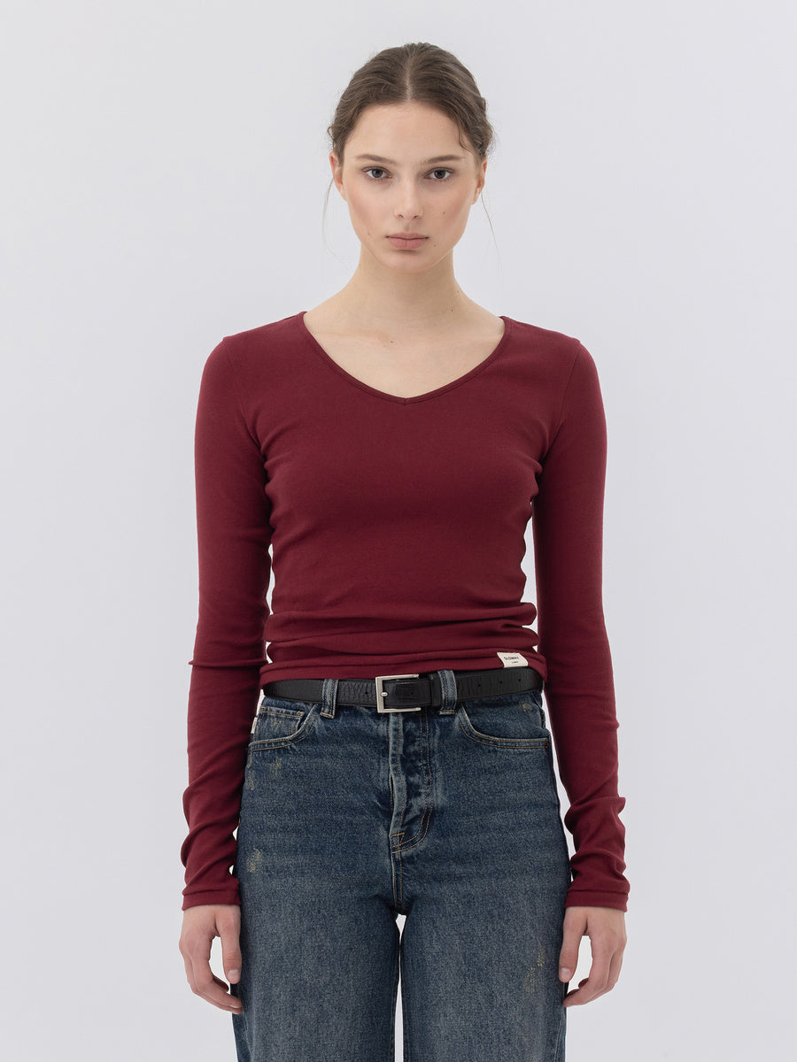 GLOWNY G Charm V-Neck Long Sleeve (Wine)