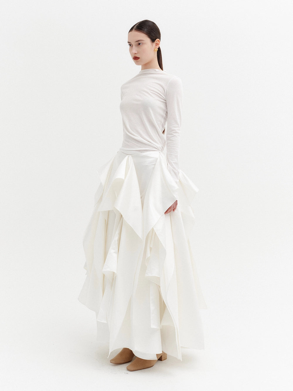 EENK Asymmetric Twist Long-Sleeve T-shirt - White