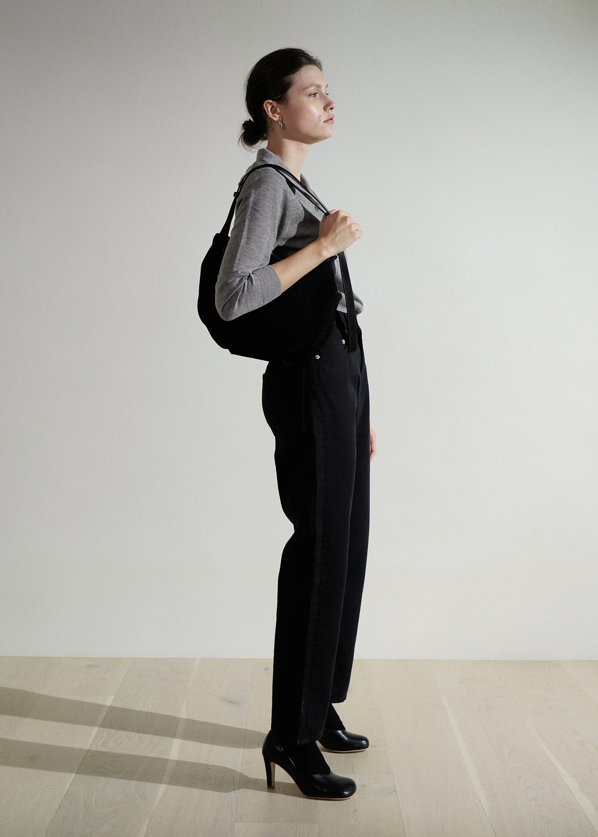 Nothing Written Shoulder leather bag (Black)