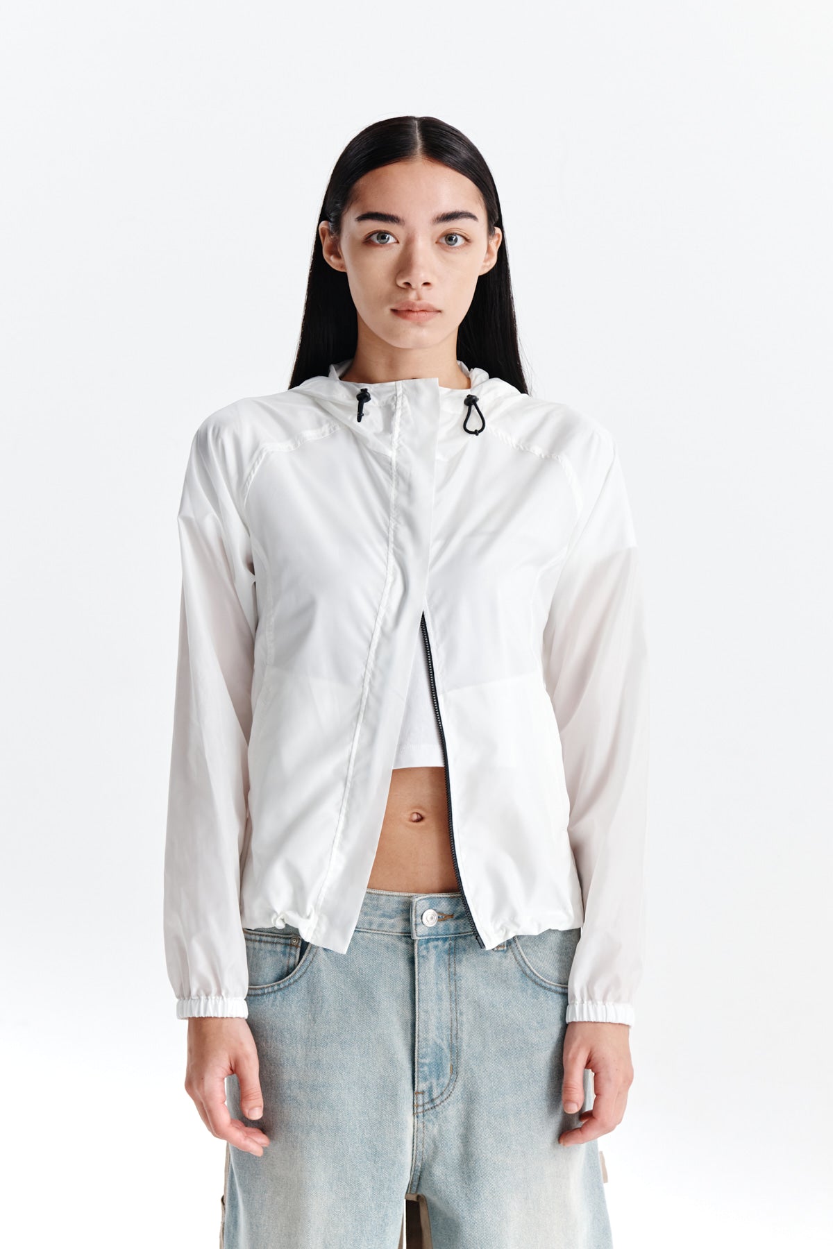 [matinkim] LIGHT HOODY WINDBREAKER FOR WOMEN IN WHITE