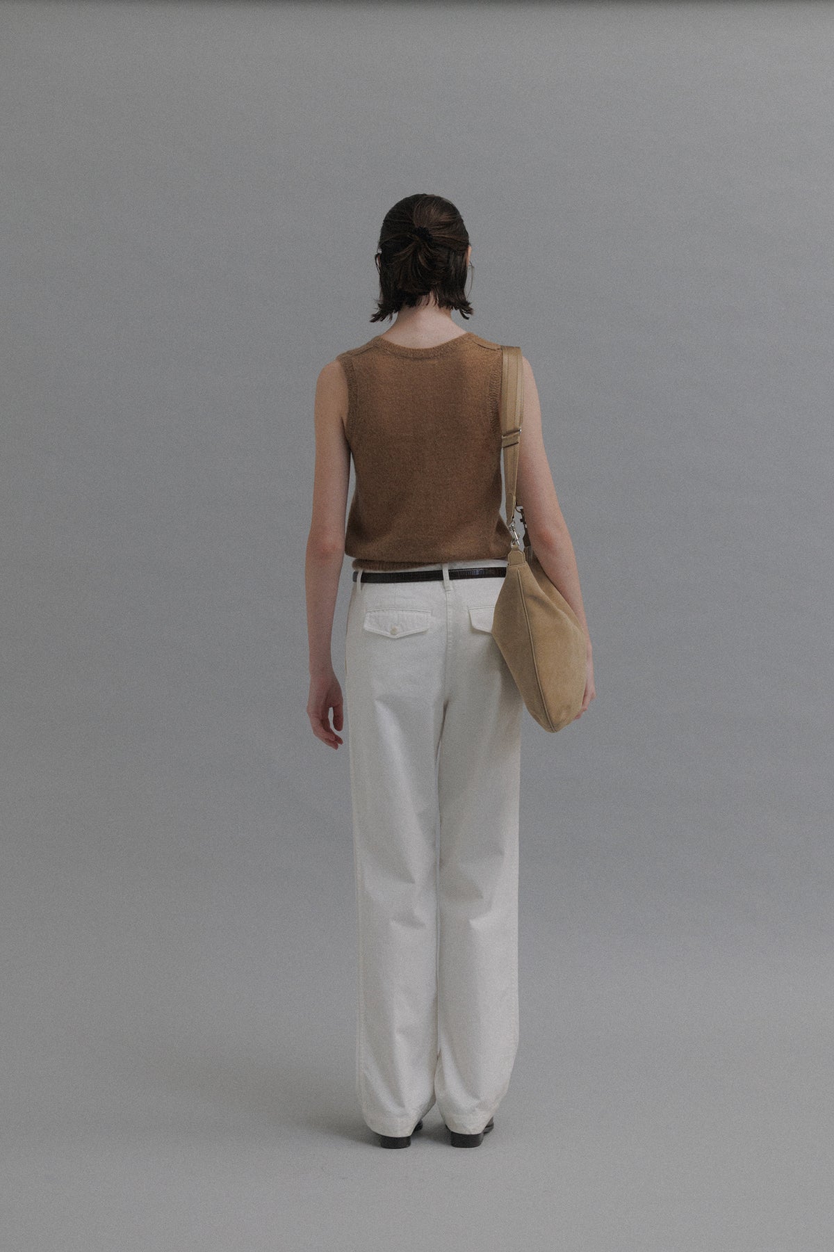 Nothing Written Balloon suede bag (Beige)