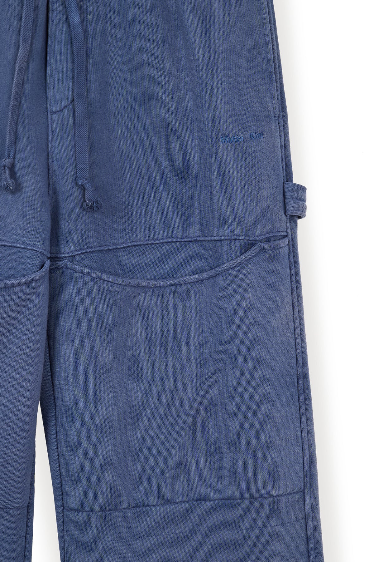 [matinkim] CUT OUT WASHED SWEATPANTS FOR MEN IN BLUE