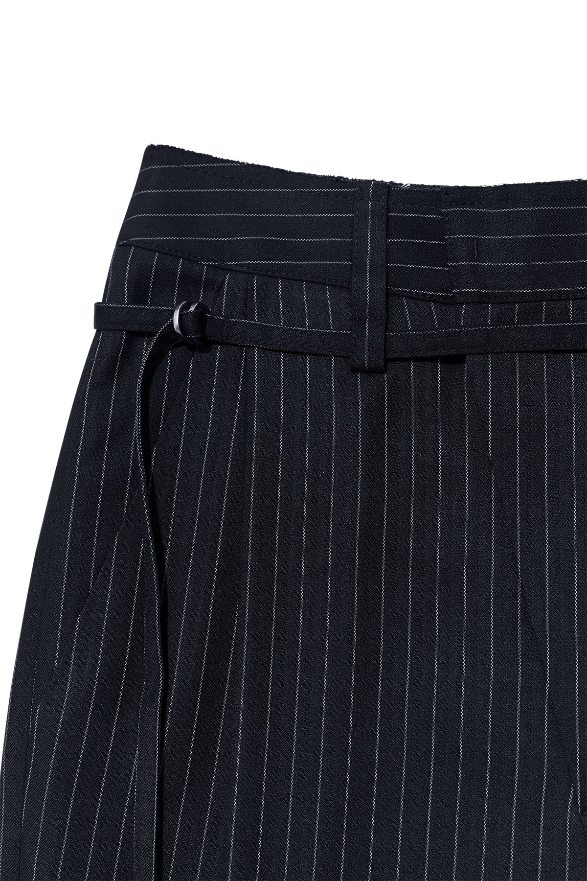 [matinkim] TUCK POINT STRIPE TROUSER IN DARK NAVY