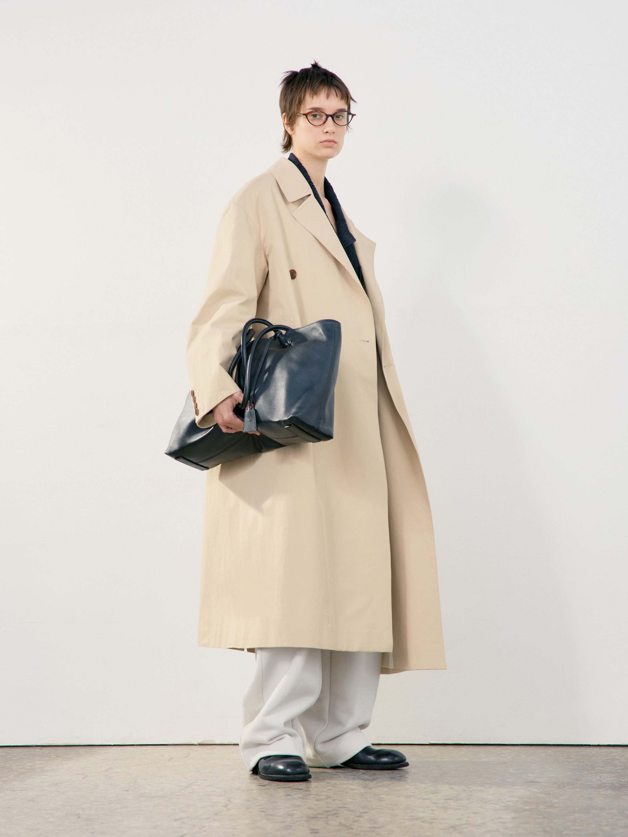 [low_classic] Double Trench Coat
Beige