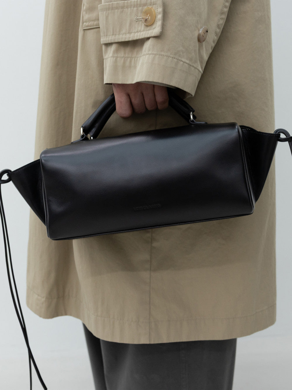 Low Classic Loaf Tote Bag Black