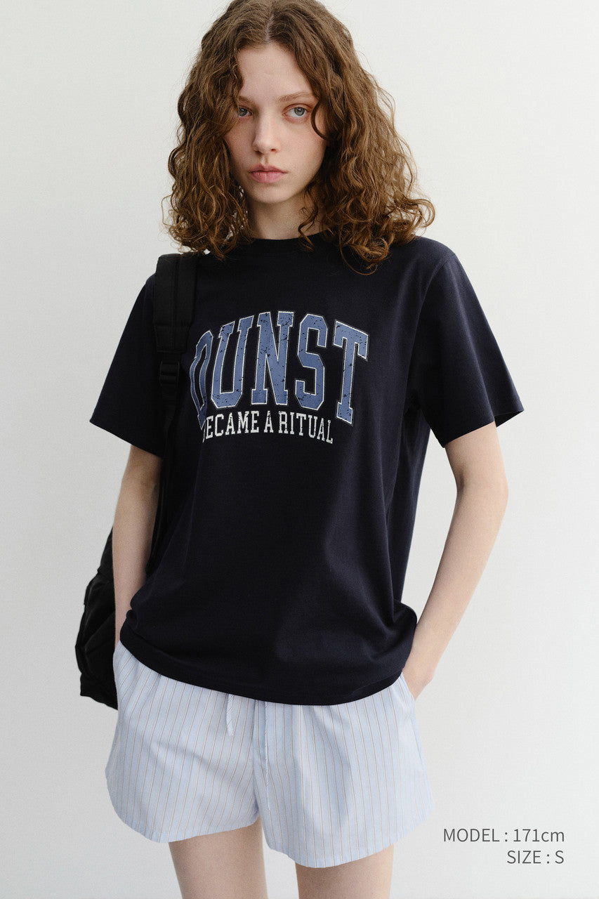 Dunst Unisex Vintage Arch Logo T-Shirt French Navy