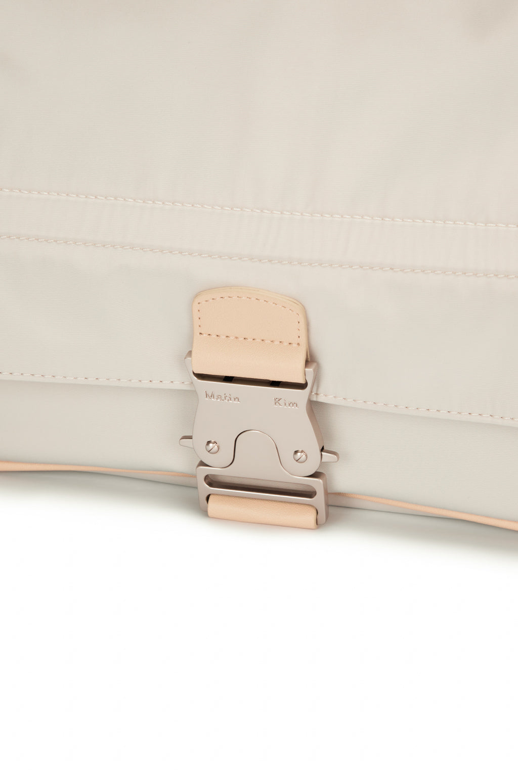 [matinkim] BUCKLE BAG IN WHITE
