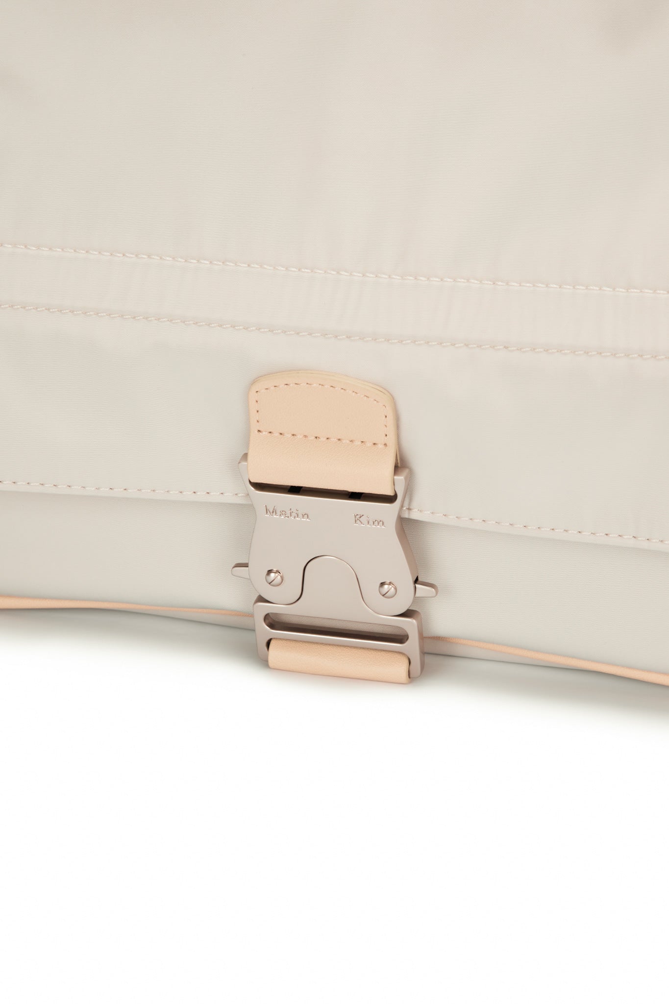 [matinkim] BUCKLE BAG IN WHITE
