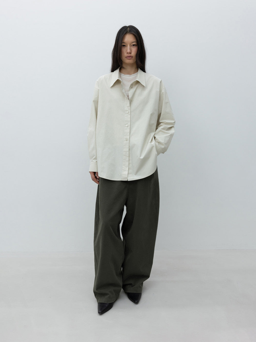 Low Classic Wide-Fit Curved Cotton Pants Khaki