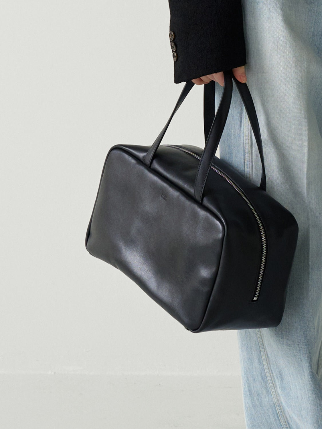 Facade Pattern Robin Bag black