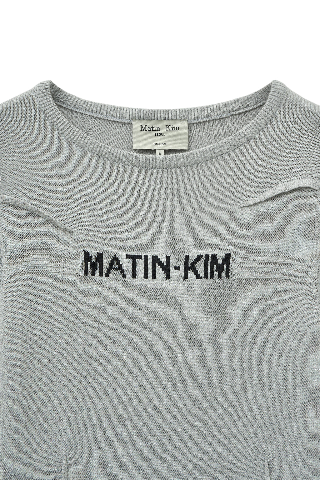 [matinkim] GLITTER SLIM LOGO KNIT TOP IN LIGHT GREY