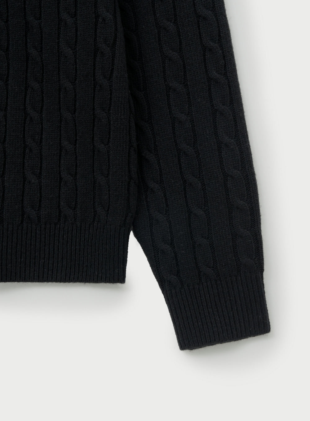 [satur] Basic Cable Crew Neck Knit - Black