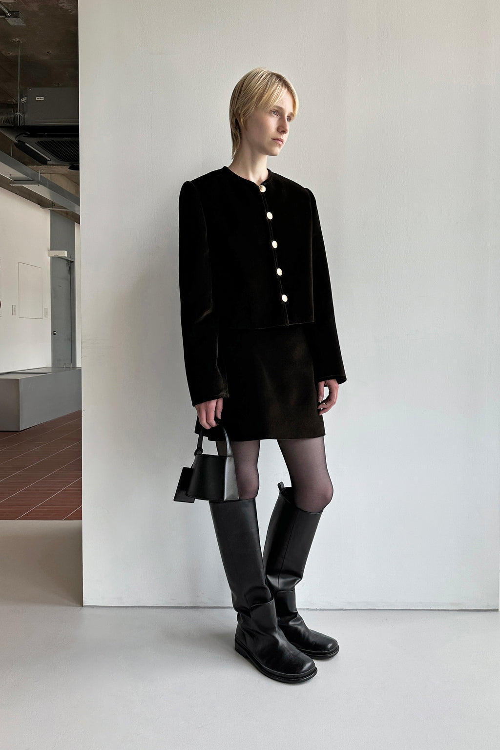 [low_classic] ROUND NECK JACKET
BROWN