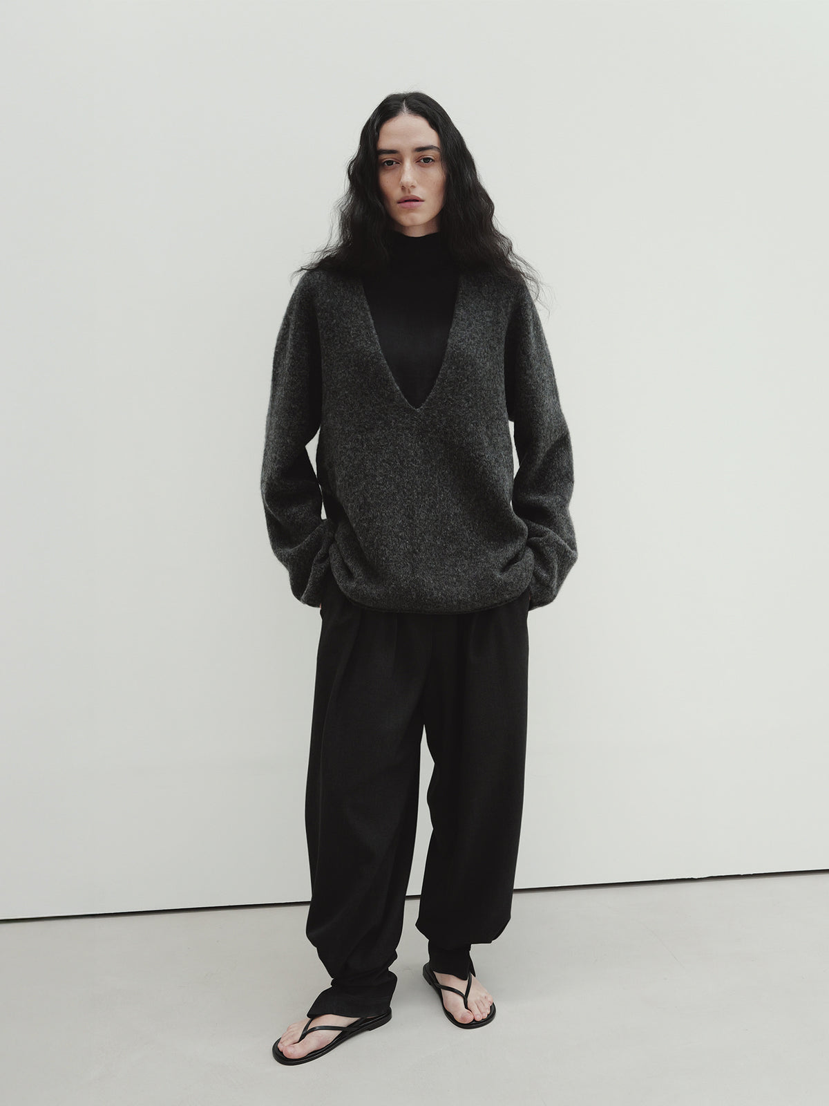 Moia deep v-neck pullover (charcoal)