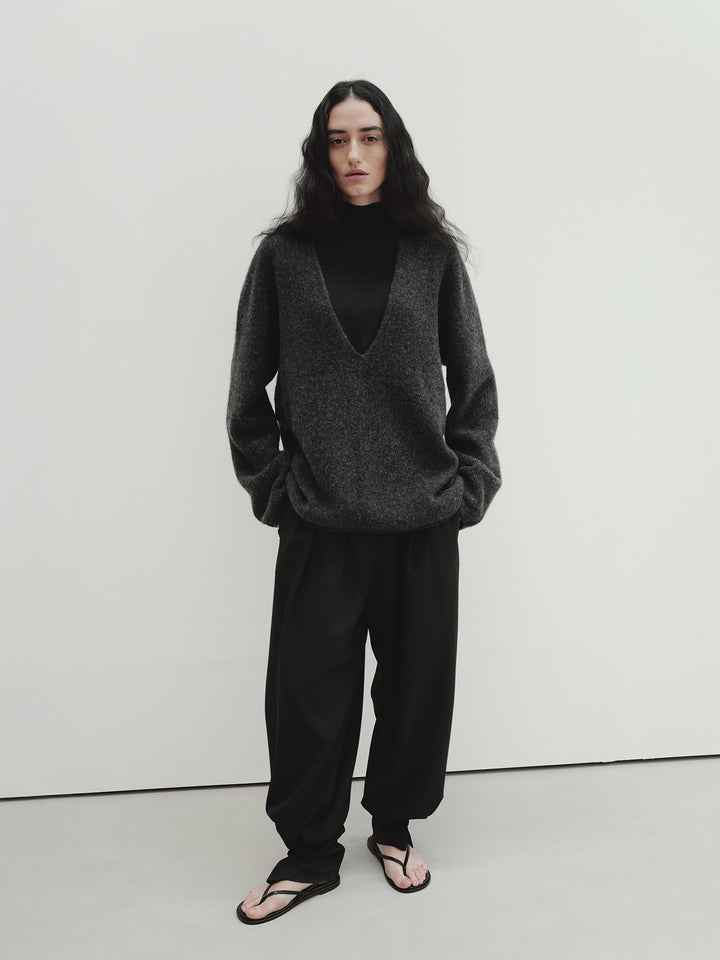 Moia deep v-neck pullover (charcoal)