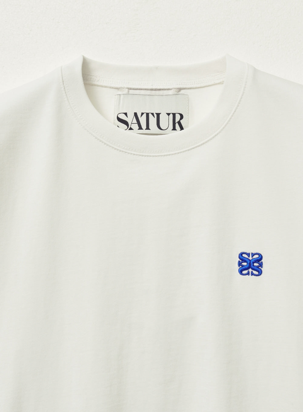[satur] (W) Classic Small Logo T-Shirt - White