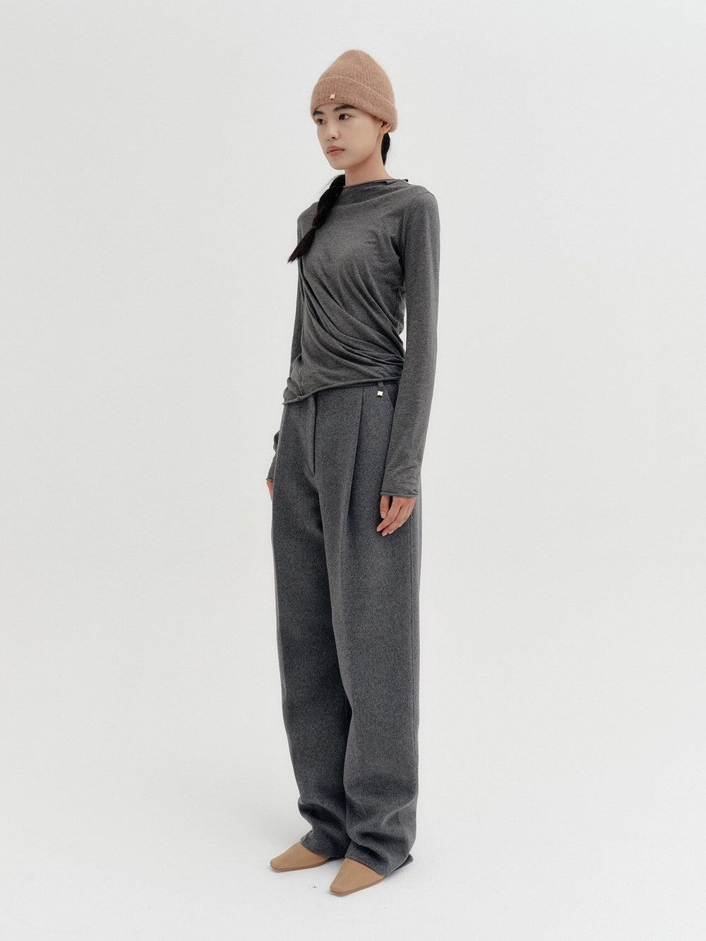 EENK Asymmetric Twist Long-Sleeve T-shirt - Gray