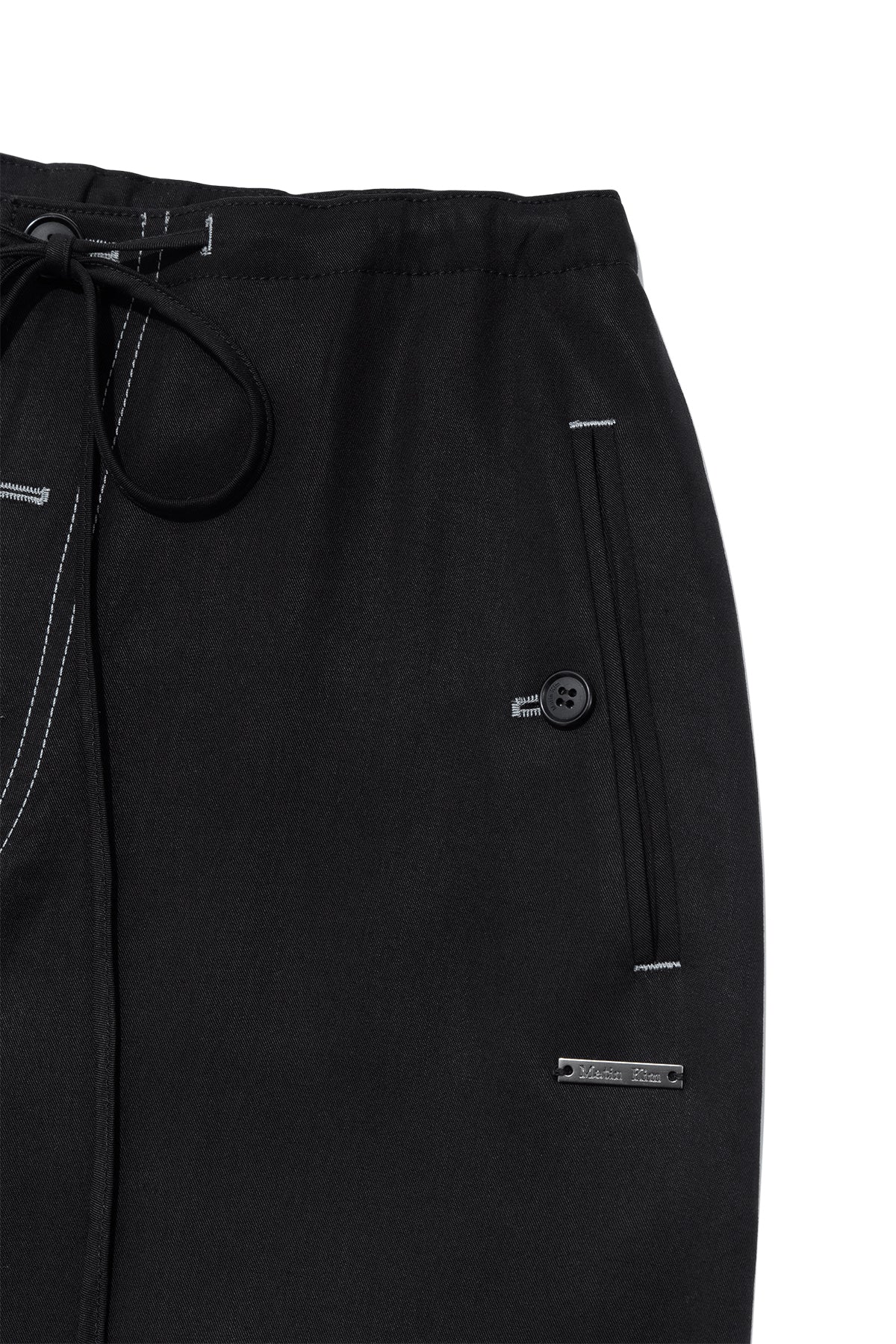 [matinkim] BUTTON POINT STRING WIDE PANTS IN BLACK