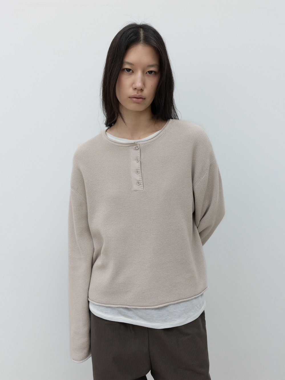 Low Classic Waffle Henley Neck Knit Light Grey