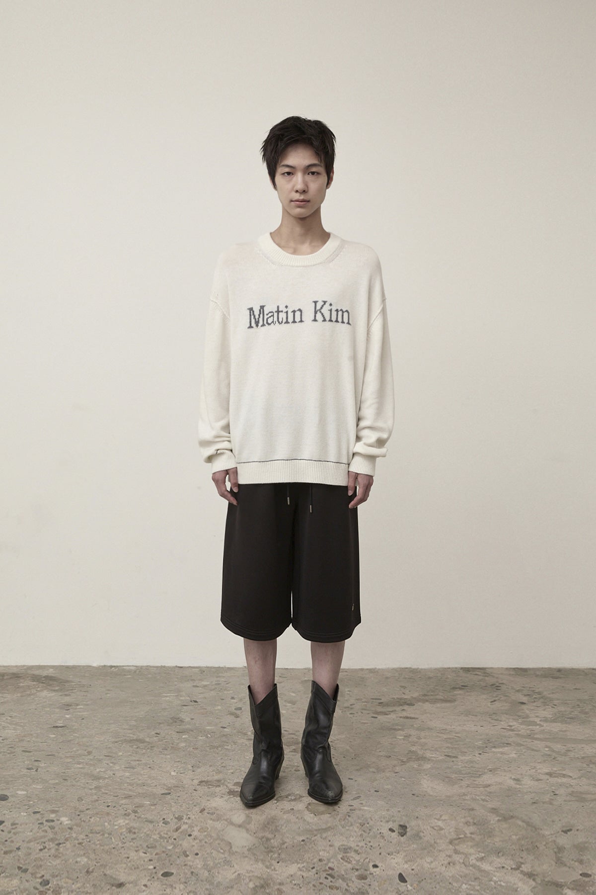 [matinkim] COLOR TRIM LINE LOGO PULLOVER IN IVORY