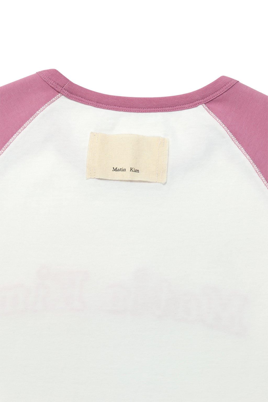 [matinkim] FLOWER STITCH RAGLAN LOGO TOP IN PINK