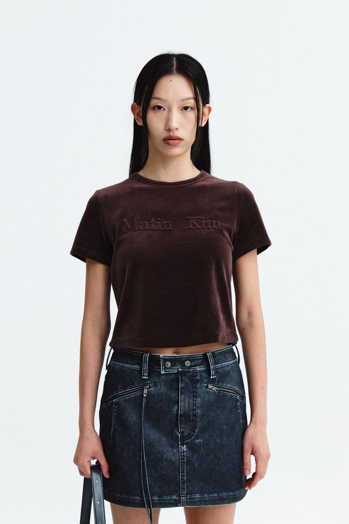 [matinkim] LOGO EMBOSS VELVET CROP TOP IN BROWN