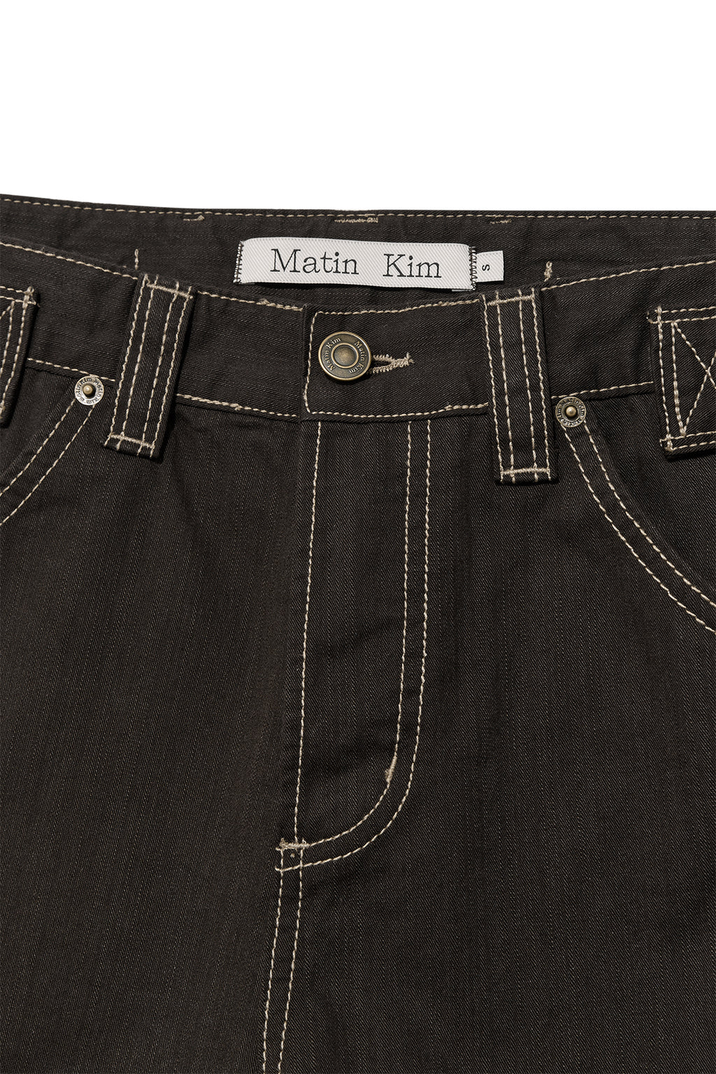 [matinkim] WAIST BUCKLE CURVED TWILL DENIM PANTS IN CHARCOAL