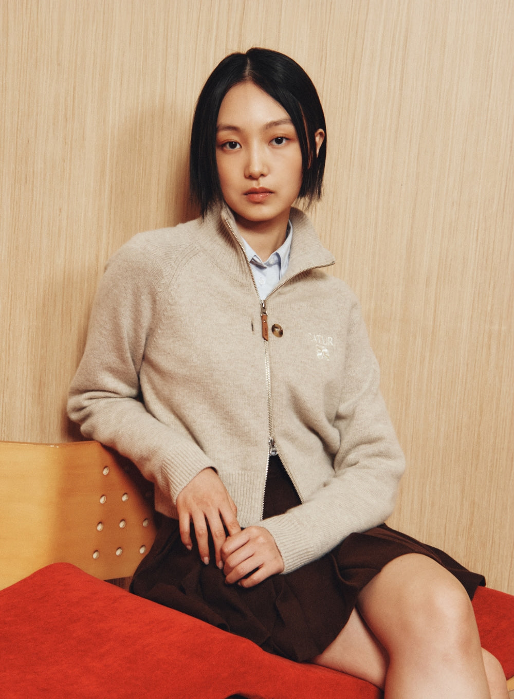 [satur] (W) Signature Logo Knit Zip-up - Beige