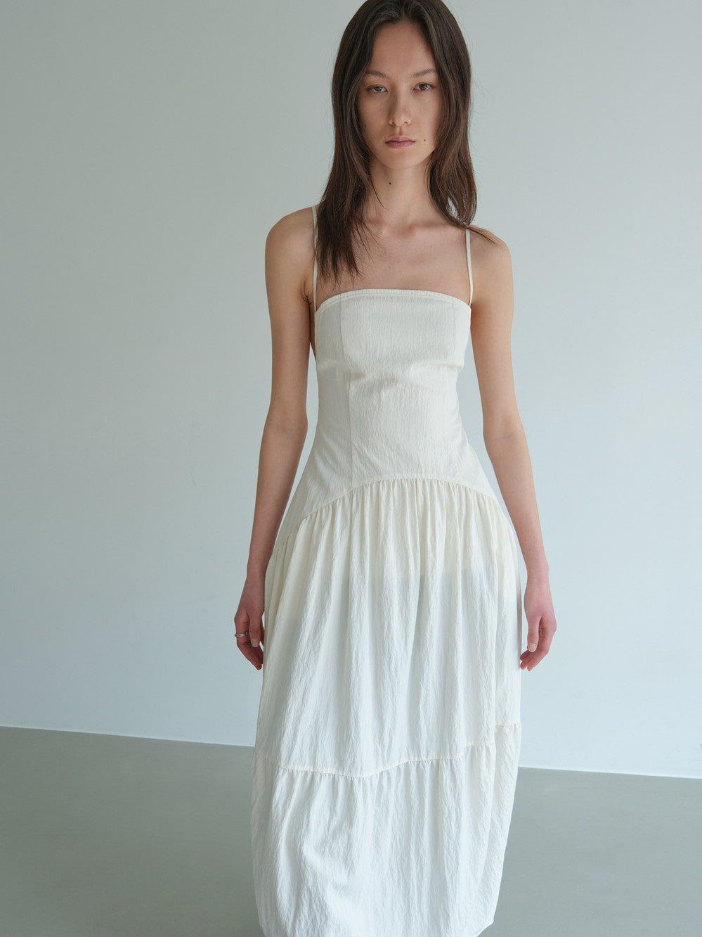 Low Classic Back String Gather Dress Ivory