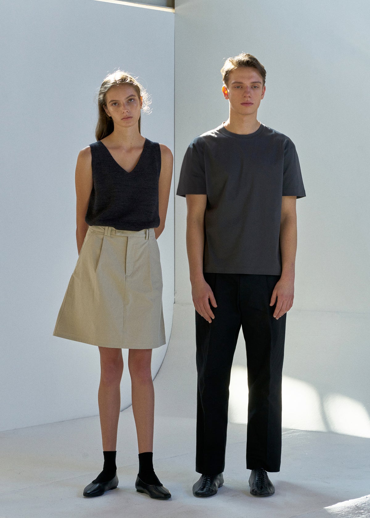 Nothing Written Paper sleeveless top (Dark gray)