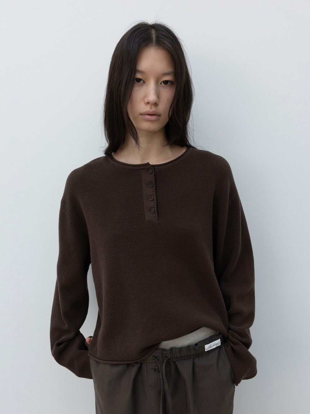 Low Classic Waffle Henley Neck Knit Brown