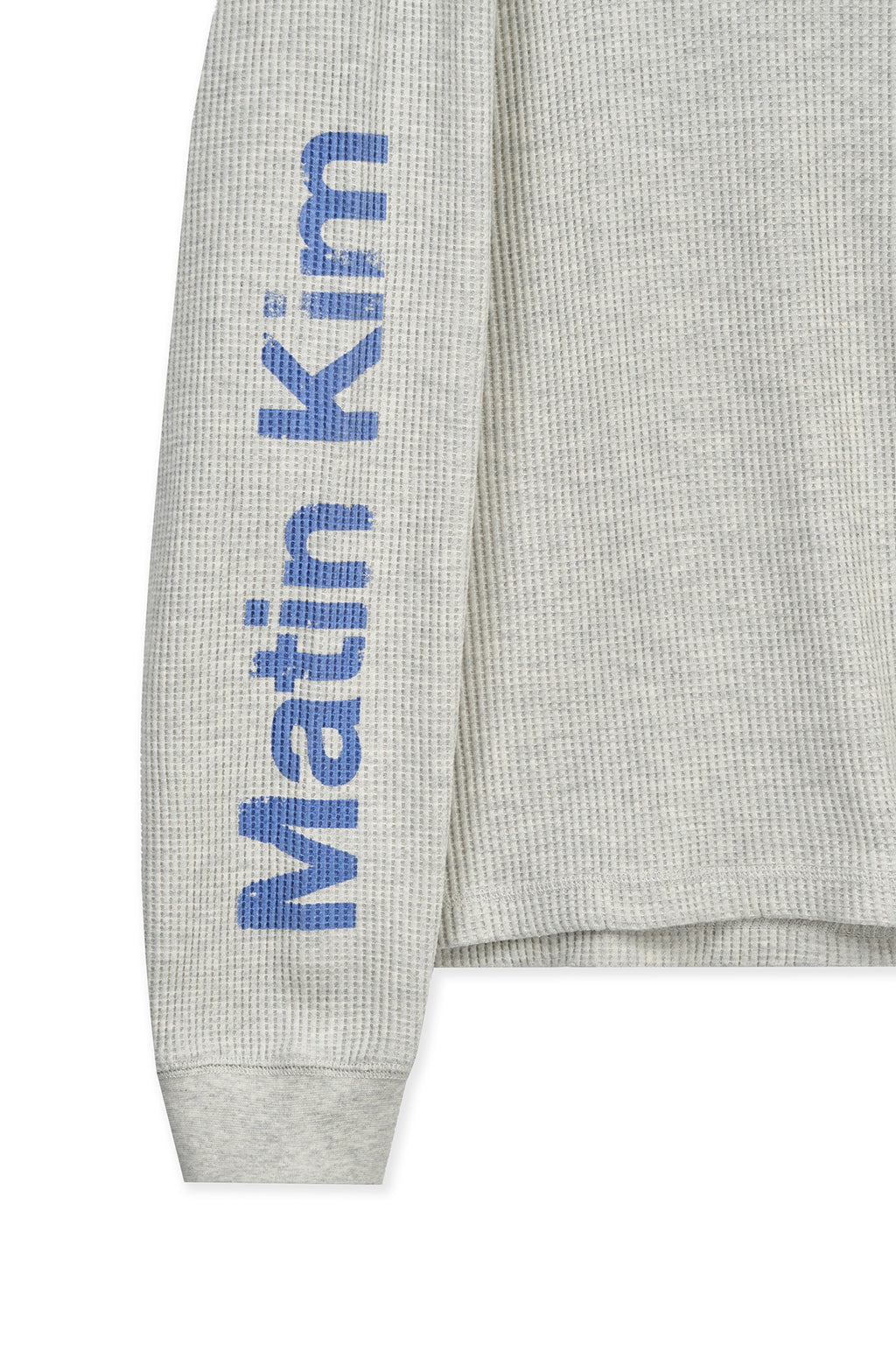 matinkim SLEEVE LOGO WAFFLE TOP FOR MEN IN IVORY - View 5