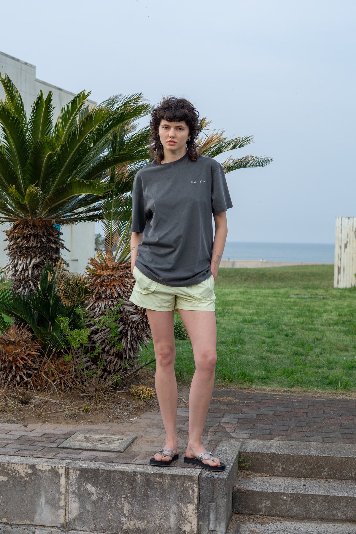[matinkim] VINTAGE WASHED LOGO TOP FOR WOMEN IN CHARCOAL